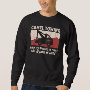 Kamelschleppen, wenn es eng eingekeilt ist, ziehen sweatshirt