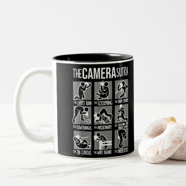 Kamera-Sutra Zweifarbige Tasse (Mit Donut)
