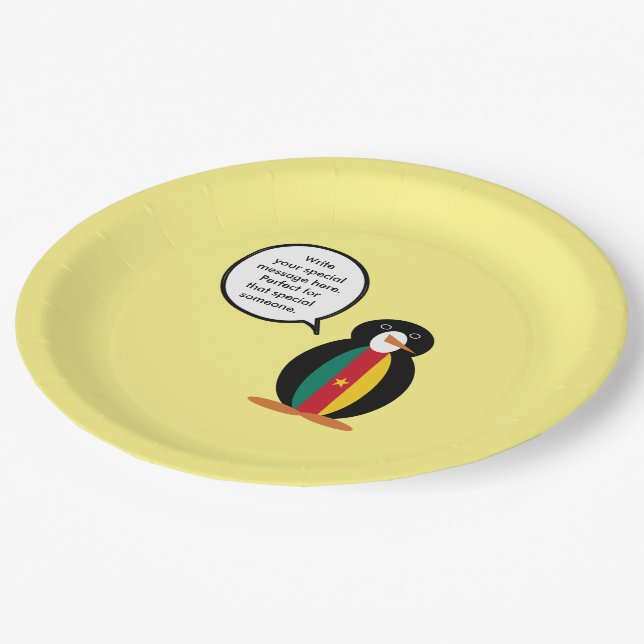 Kamerun, der mit Penguin Personalisiert spricht Pappteller (Schrägansicht)
