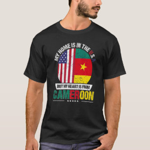 Kamerunisches amerikanisches Patriot Herz ist aus  T-Shirt