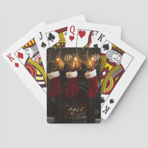 Kamin mit Weihnachtsfeiern und Strümpfen Spielkarten