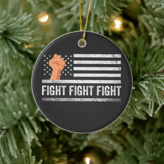 Kampf Kampf gegen Trump - Patriotik der amerikanis Keramik Ornament (Baum)