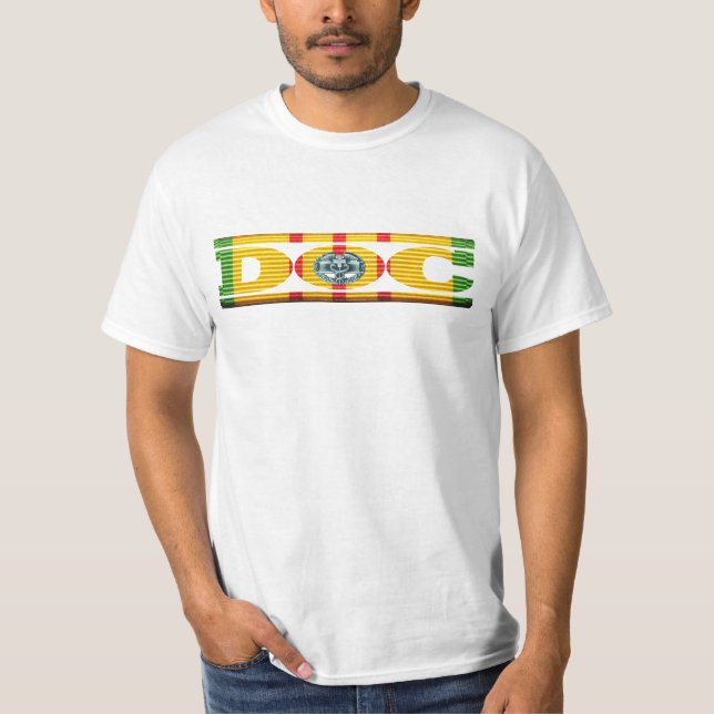 Kampf-medizinisches Abzeichen-Shirt Vietnams Doc. T-Shirt (Vorderseite)