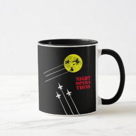 Kämpfe Flugzeug und Hexen. Nachtoperationen Tasse