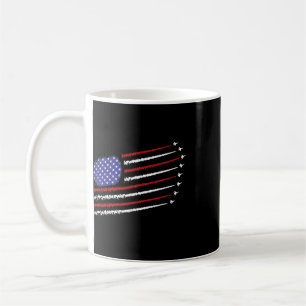 Kampfjets mit der amerikanischen Flagge der USA zu Kaffeetasse