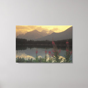 Kanada, Alberta, Banff. Sonnenaufgang landschaftli Leinwanddruck