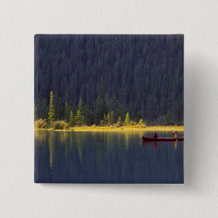 Kanada, Alberta, Baniff Nationalpark. Zwei Jungen Button