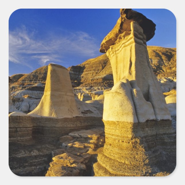 Kanada, Alberta, Drumheller. Hoodoos. Quadratischer Aufkleber (Vorderseite)