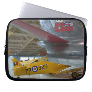 Kanada, Alberta, Edmonton: Alberta Aviation 2 Laptopschutzhülle