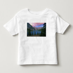 Kanada, Alberta, Lake Moraine bei Morgengrauen, Ba Kleinkind T-shirt