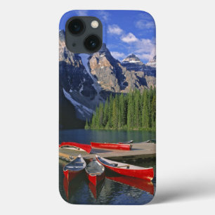 Kanada, Alberta, Moraine Lake. Rote Kanus warten Case-Mate iPhone Hülle