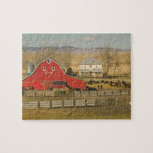 Kanada, Alberta, Pincher Creek: Rote Scheune und R