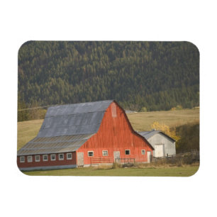 KANADA, British Columbia, Enderby. Rote Scheune / Magnet