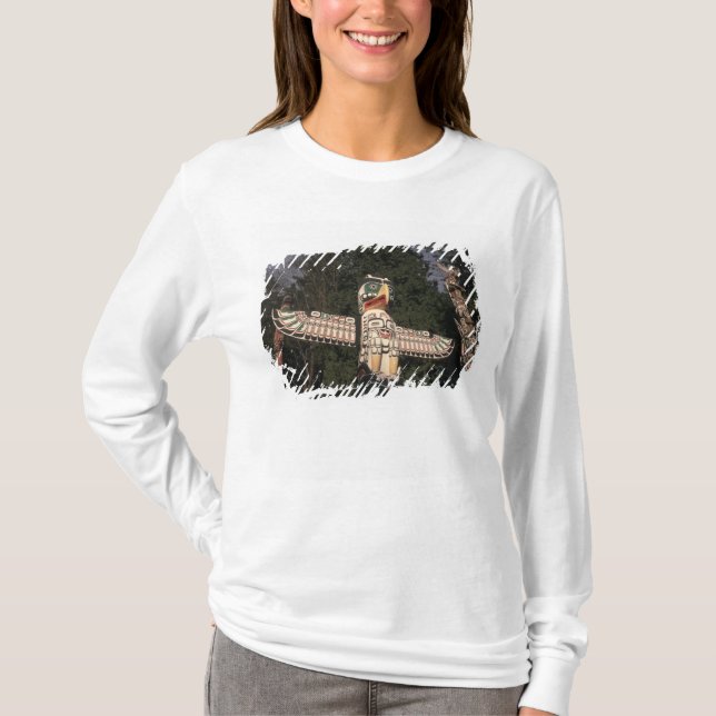 Kanada, British Columbia, Vancouver.  Native T-Shirt (Vorderseite)