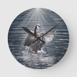 Kanada Gänsebaden in einem Art Design-Lake Runde Wanduhr