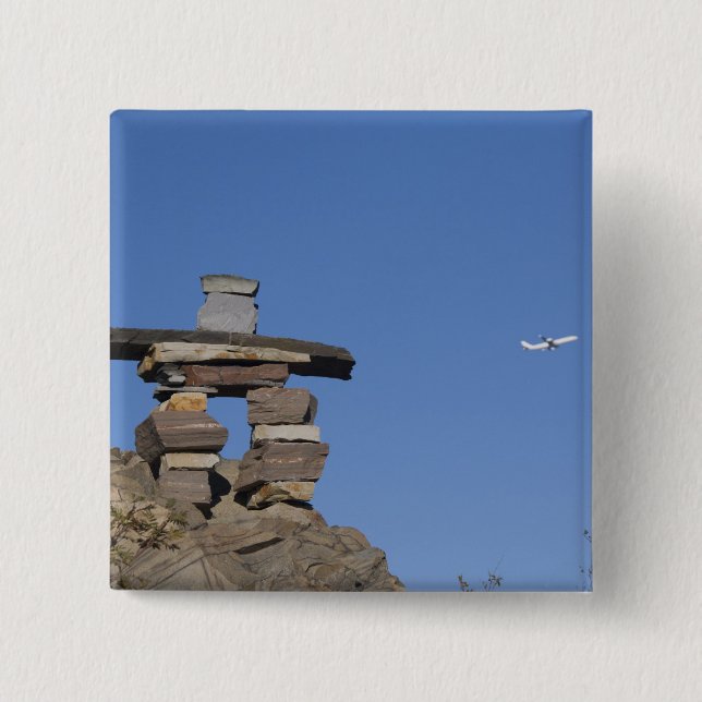 Kanada, Neufundland, St. John's. Inukshuk Button (Vorderseite)