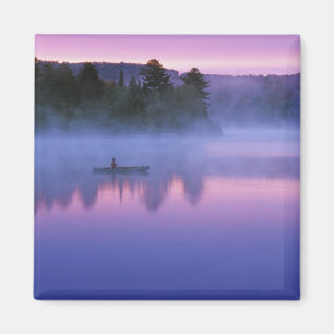 Kanada, Ontario, Algonguin Park, Kanute auf Magnet