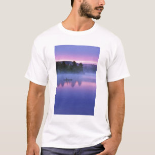 Kanada, Ontario, Algonguin Park, Kanute auf T-Shirt