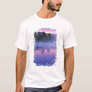 Kanada, Ontario, Algonguin Park, Kanute auf T-Shirt