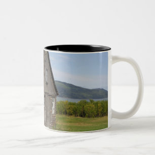 Kanada, Quebec, L'isle-aux-Coudres, Zweifarbige Tasse
