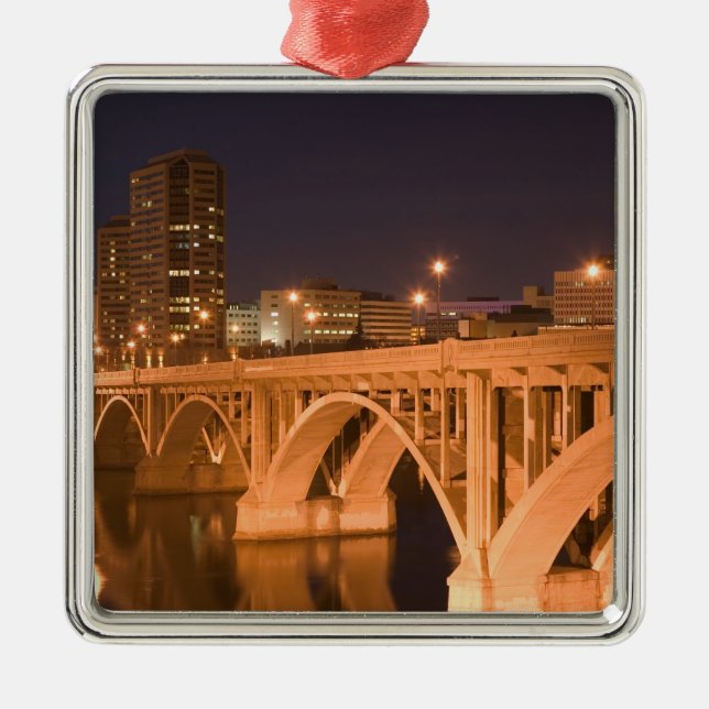 Kanada, Saskatchewan, Saskatoon:Rundweg Ornament Aus Metall (Vorne)