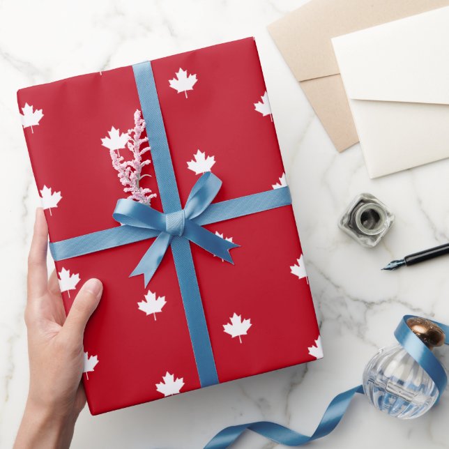 Kanada Weißes Ahornblatt auf rotem Muster Geschenkpapier (Schenken)