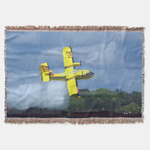 Kanadischer Wasserbomber 274 werfen Decke