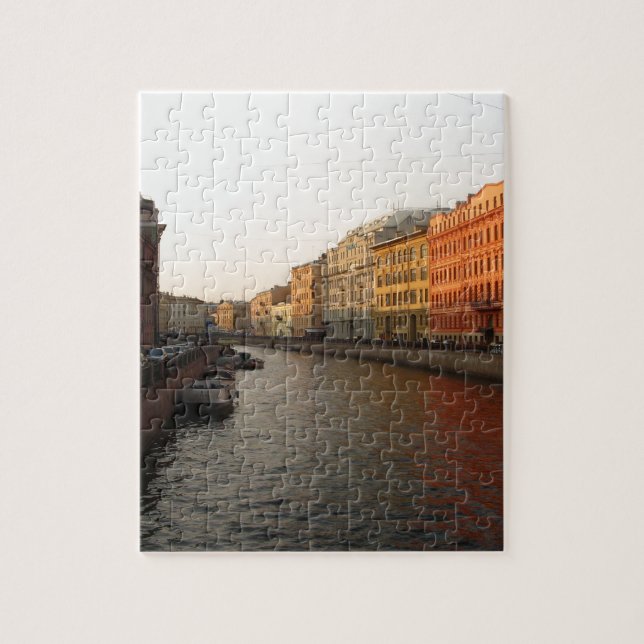 Kanal in St Petersburg, Russland (Vertikal)