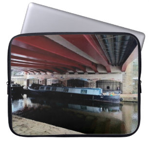 Kanalboot unter der Brücke Laptopschutzhülle