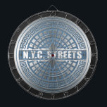 Kanaldeckel NYC Dartscheibe<br><div class="desc">NYC Straßen-Kanaldeckelt-shirts, Geschenke und Zusätze, durch Imagine das geholt Ihnen! Der Entwurf, der im Herzen von Manhattan gelegen ist, kennzeichnen unseren ursprünglichen Entwurf eines frühen New- YorkKanaldeckels mit den Wörtern in der Mitte, N.Y.C. Streets. Dieser coole Vintage Entwurf macht ein perfektes Geschenk für gebürtige New Yorker, NY Touristen, große Stadtliebhaber...</div>