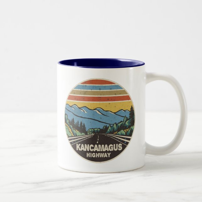 Kancamagus Highway New Hampshire Zweifarbige Tasse (Rechts)