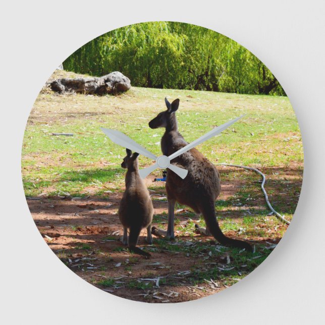 Kangaroo And Her Joey, Wall Clock Große Wanduhr (Vorderseite)