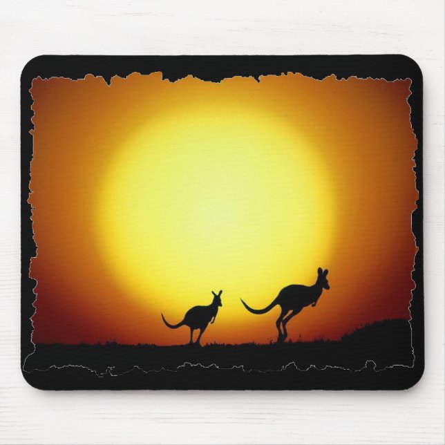 Kängurus gegen die Wüstensonne Mousepad (Vorne)