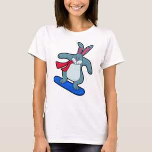Kaninchen als Snowboarder mit Snowboard & Scarf T-Shirt