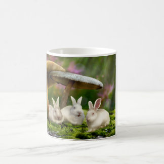 Kaninchen im Märchenland (Kaninchen u. Pilz-Tasse) Kaffeetasse