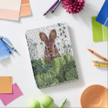 Kaninchen in einem Kohl-Patch iPad Pro Hülle<br><div class="desc">Cabbage Patch Rabbit 6 von Fab Funky.  | 192180D</div>