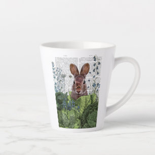 Kaninchen in einem Kohl-Pflaster Milchtasse
