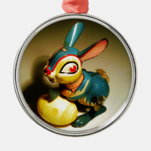 Kaninchen Spielzeug und Ostergelbe Ei Silbernes Ornament