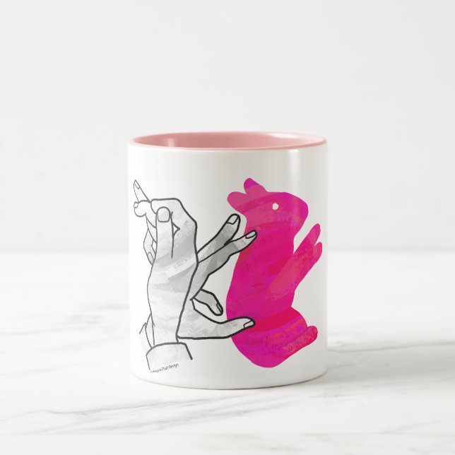 Kaninchenrosa der Hand Silhouette Zweifarbige Tasse (Mittel)