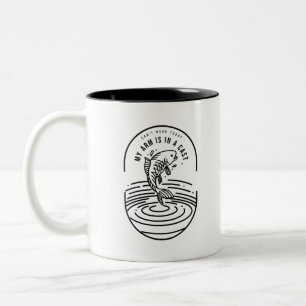 Kann heute nicht arbeiten, mein Arm ist in Gips Zweifarbige Tasse