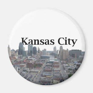Kansas- CitySkyline mit Kansas City im Himmel Magnet