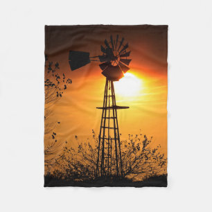 Kansas Golden Sunset mit Windmill-Silhouette Fleecedecke