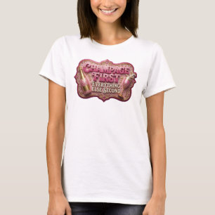 Kantiges Pink CHAMPAGNER ERSTES Künstlerisches Mot T-Shirt