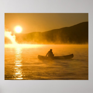 Kanufahren in der Lily Bay bei Sonnenaufgang, Moos Poster