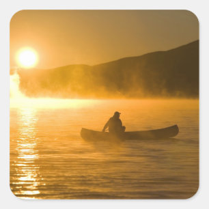 Kanufahren in der Lily Bay bei Sonnenaufgang, Moos Quadratischer Aufkleber