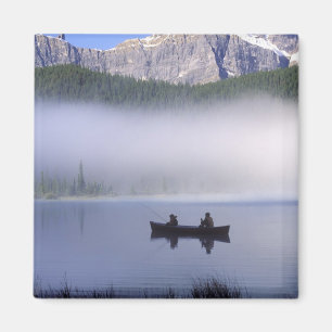 Kanufischen am Waterfowl Lake, Banff National Magnet
