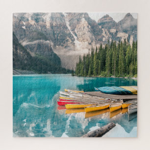 Kanus am Moraine Lake Banff Nationalpark Kanada