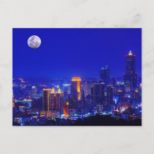 Kaohsiung, Taiwan - nächtliche Skyline Feiertagspostkarte