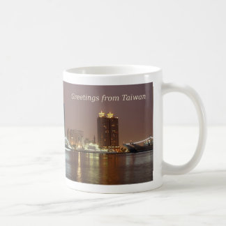 Kaohsiungs-Stadt-Panorama bis zum Nacht Kaffeetasse