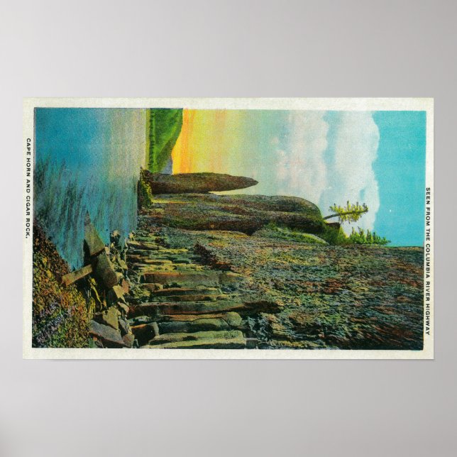 Kap Horn und Felsen Cigar auf dem Columbia River Poster (Vorne)